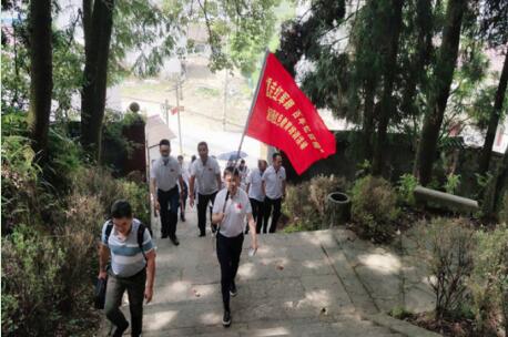 湘西联通开展重走红军路活动进一步弘扬党光荣传统