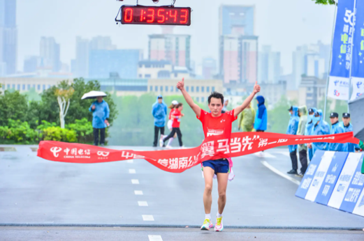 以赛营城：中国电信高品质网络服务护航马拉松比赛