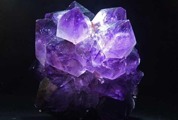 紫水晶的功效是什么？紫水晶有什么作用？
