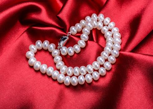 梦见珍珠项链是什么意思？为什么会梦到珍珠项链？